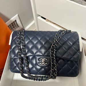 chanel double flap jumbo classic